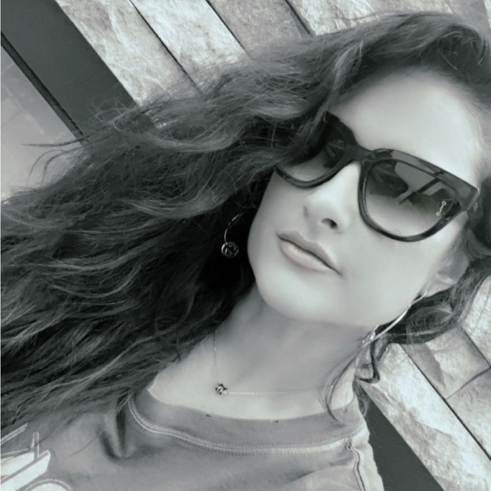 OTRA Mara Black Smoke Oversized Wayfarer Sunglasses for Women with Case - Picture 7 of 7